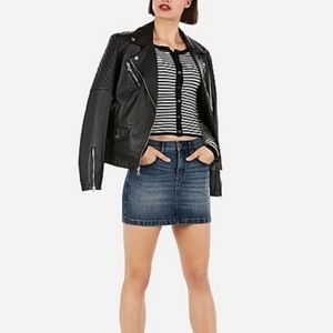 NWOT  Express mid rise denim skirt 💚